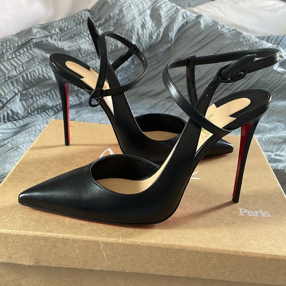 Jenlove Christian louboutin black pumps